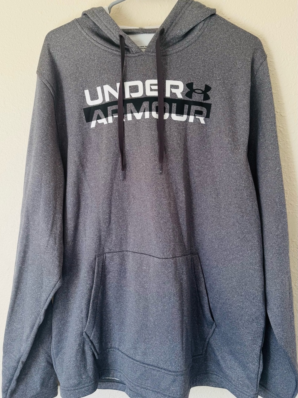 Under armour men’s Heather Gray Pullover Hoodie with Logo